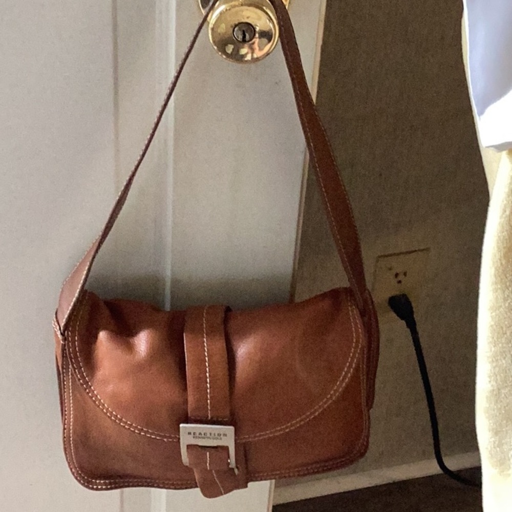 Ladies Kenneth Cole handbag.